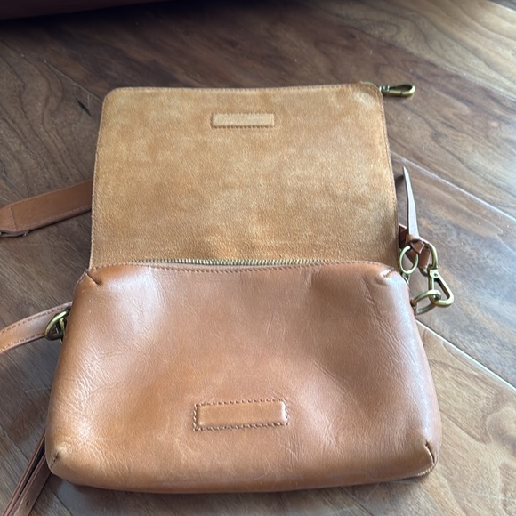 Madewell Dark Toffee The Flap Convertible Crossbody Bag - Picture 7 of 9
